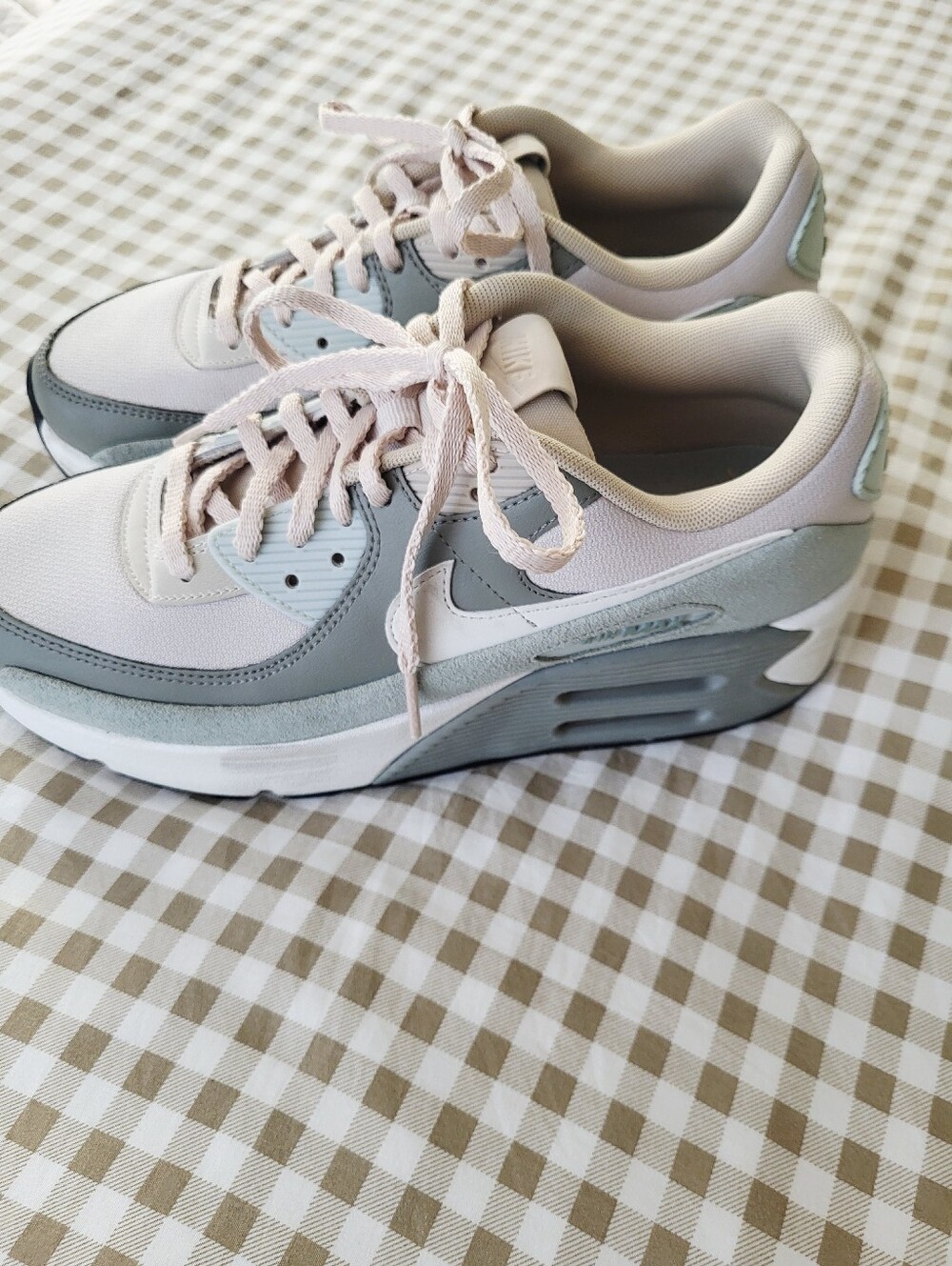 Nike Air Max 90 LV8 Sneakers, Sanddrift And Jade Horizon Colorway, Women's 9.5 - Picture 3 of 12